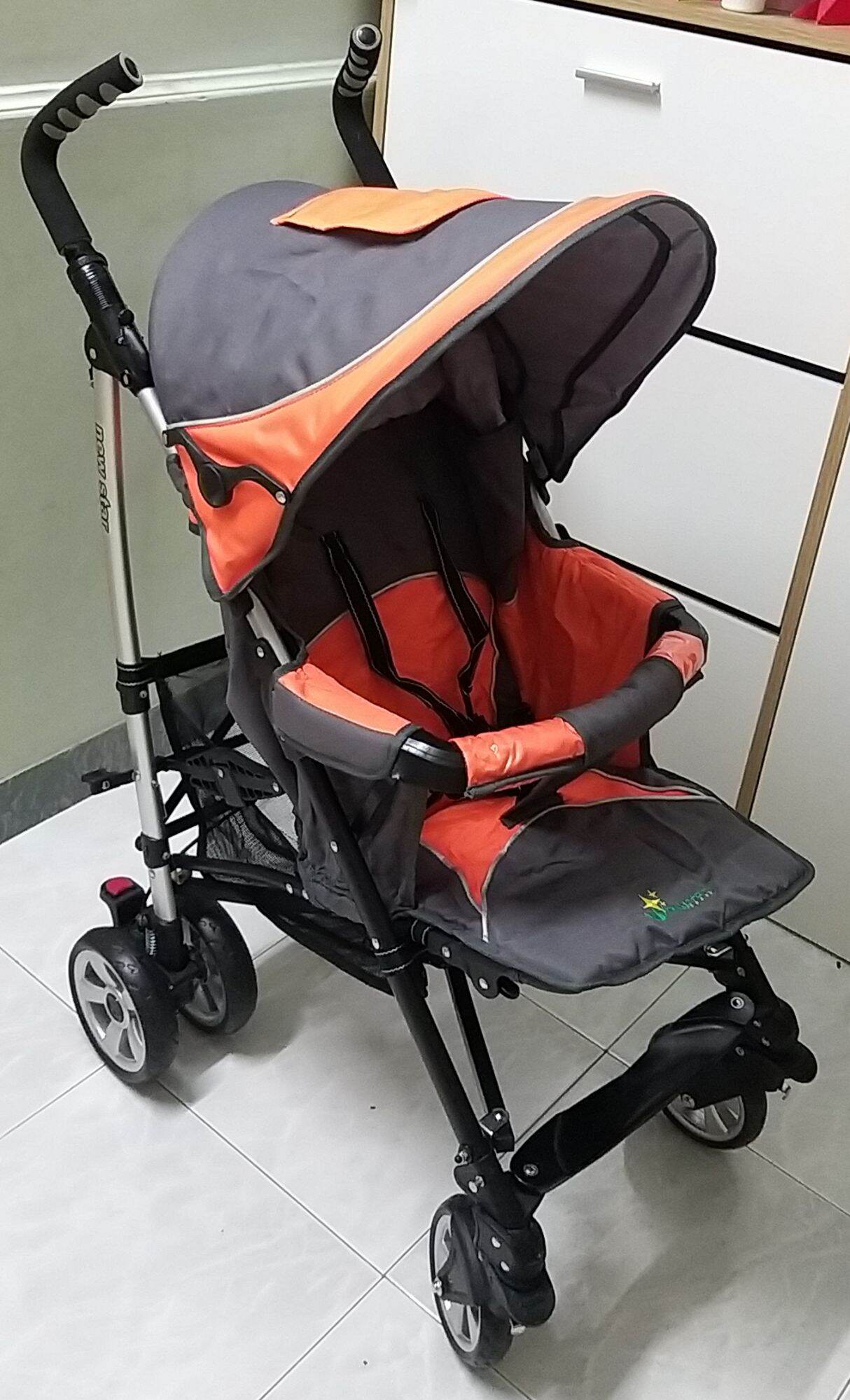 Xe đẩy trẻ em U1388F