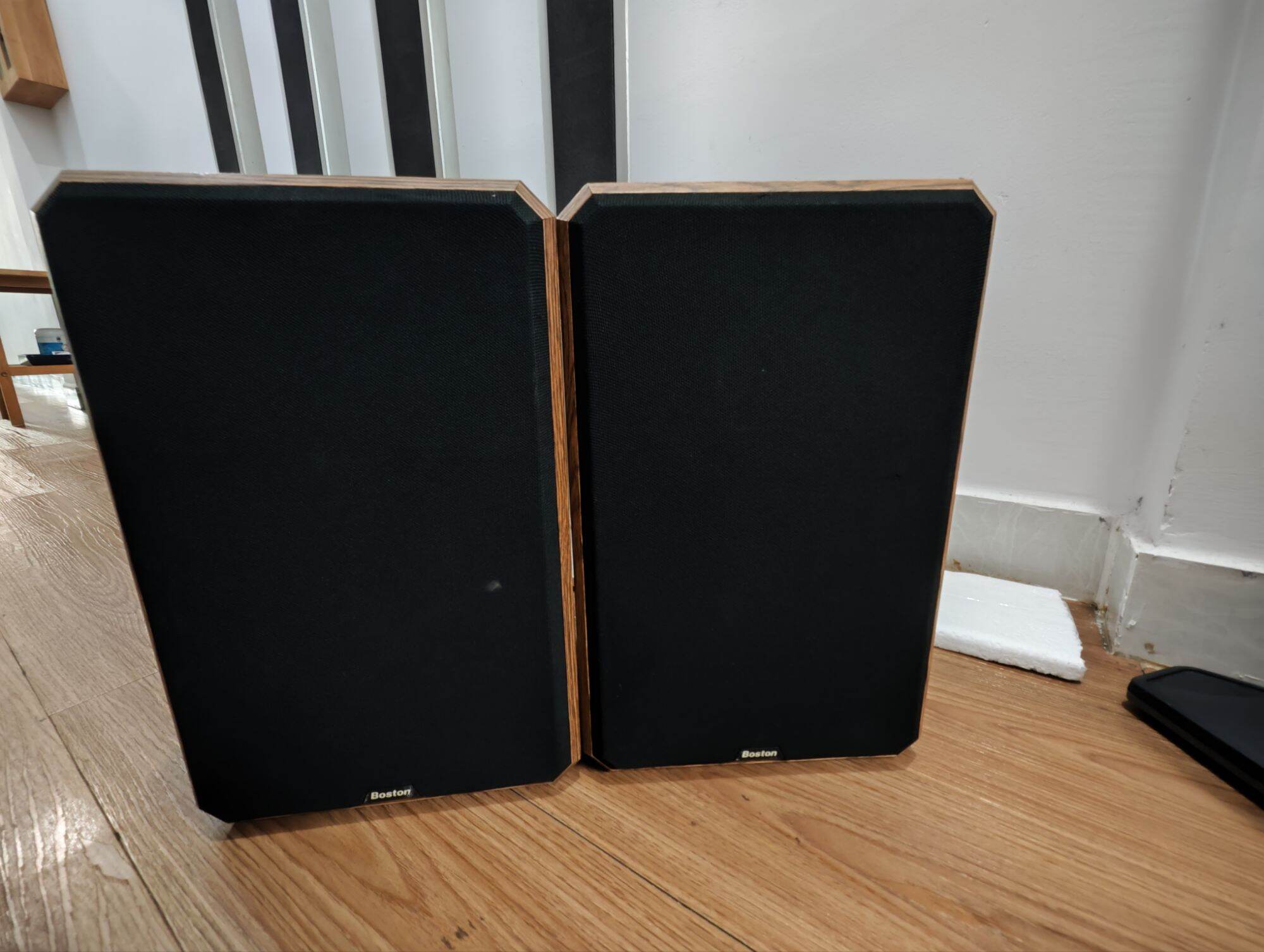 Đôi loa bookshelf Mỹ nòi Boston HD7