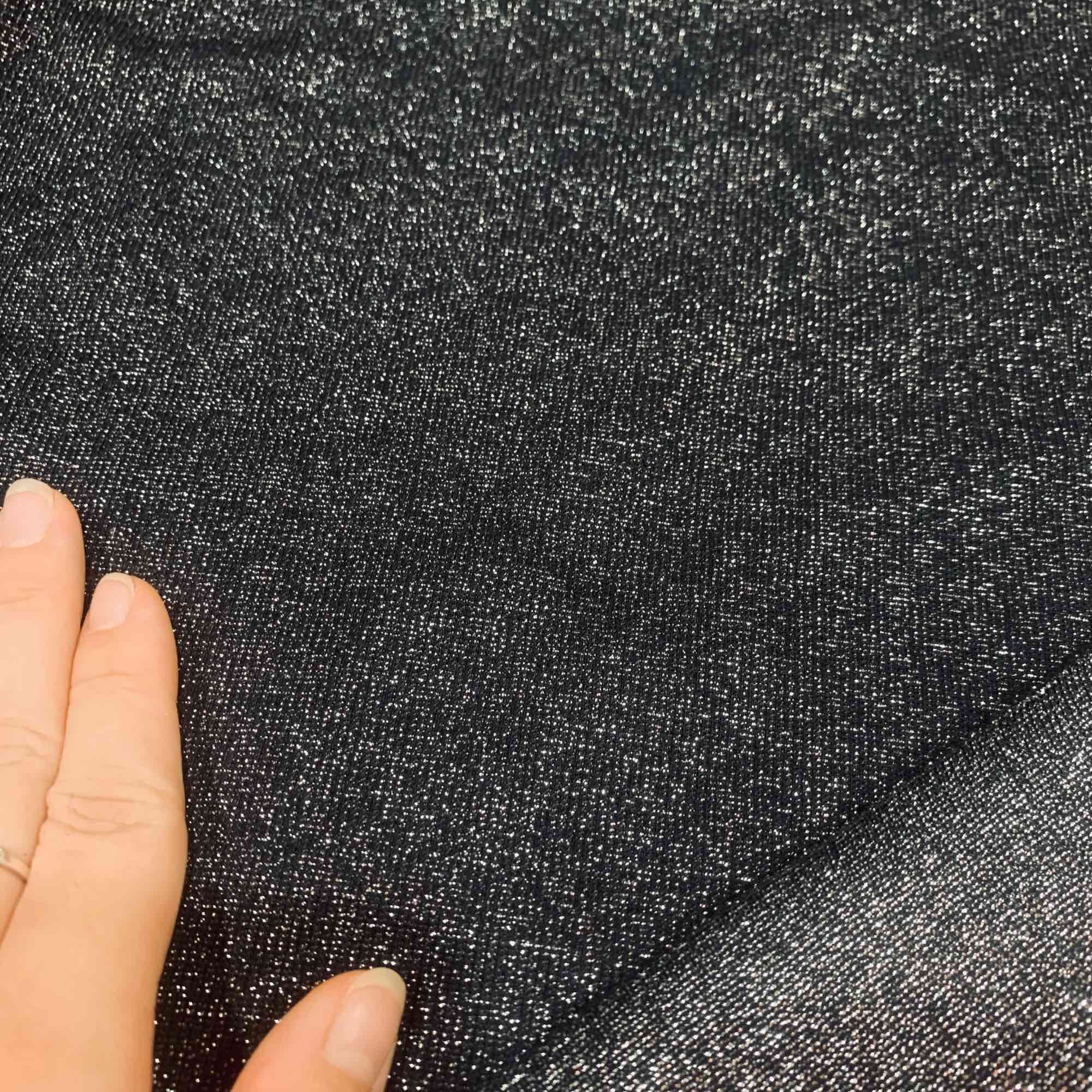 1 mét vải poly dày xám đen nhũ kim tuyến khổ 1m6 hàng công ty