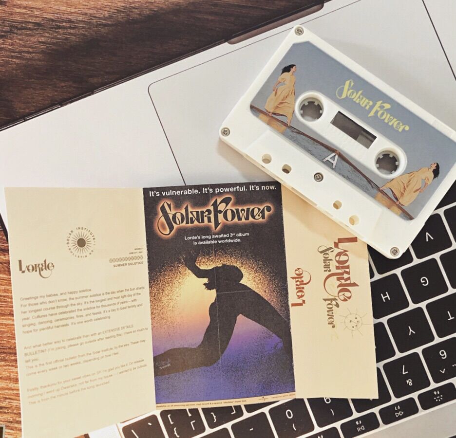 Băng cassette Lorde - Solar Power Màu Trắng Mới