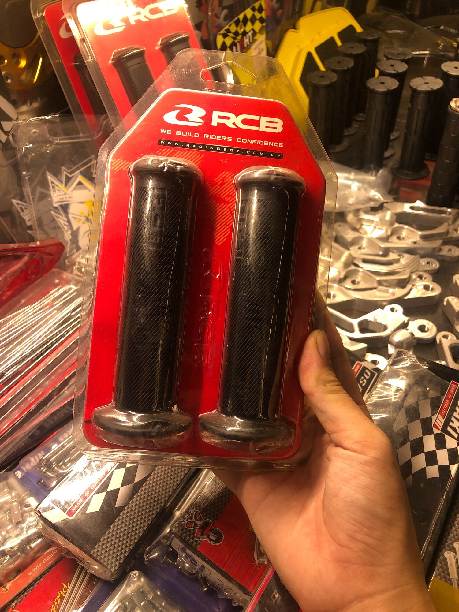 Bao tay rcb đen gắn mọi loại xe