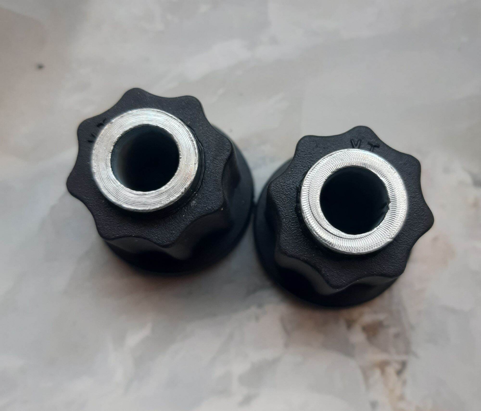 Cặp cao su treo máy xe Wave loại tốt.