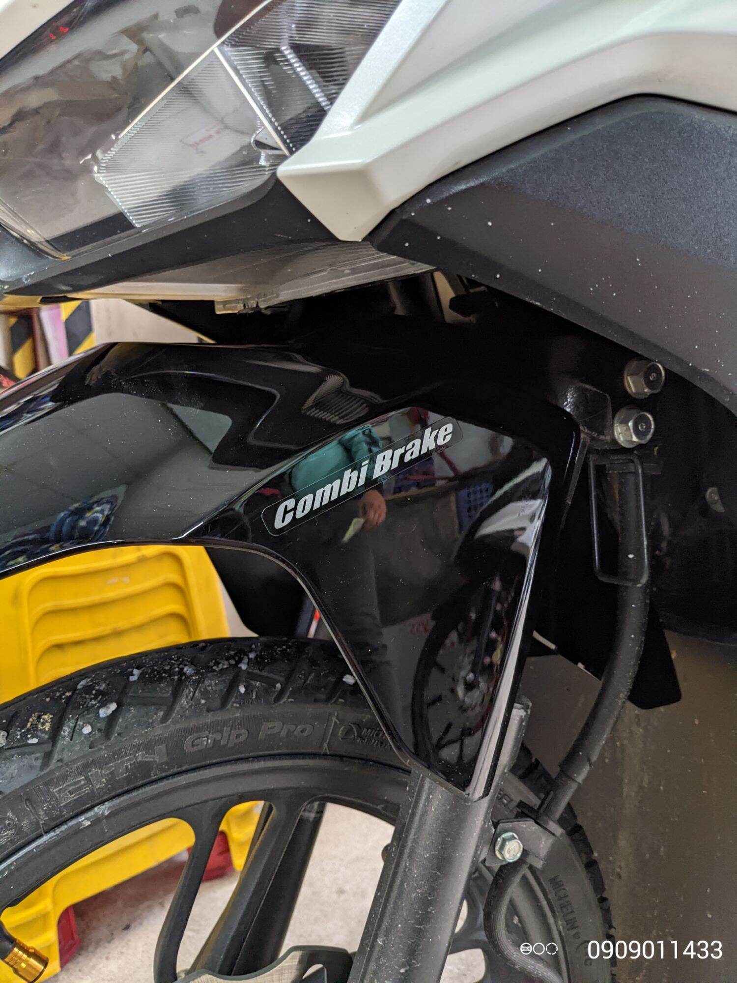 Tem Combi Brake 85mm dán dè trước Vario/Click