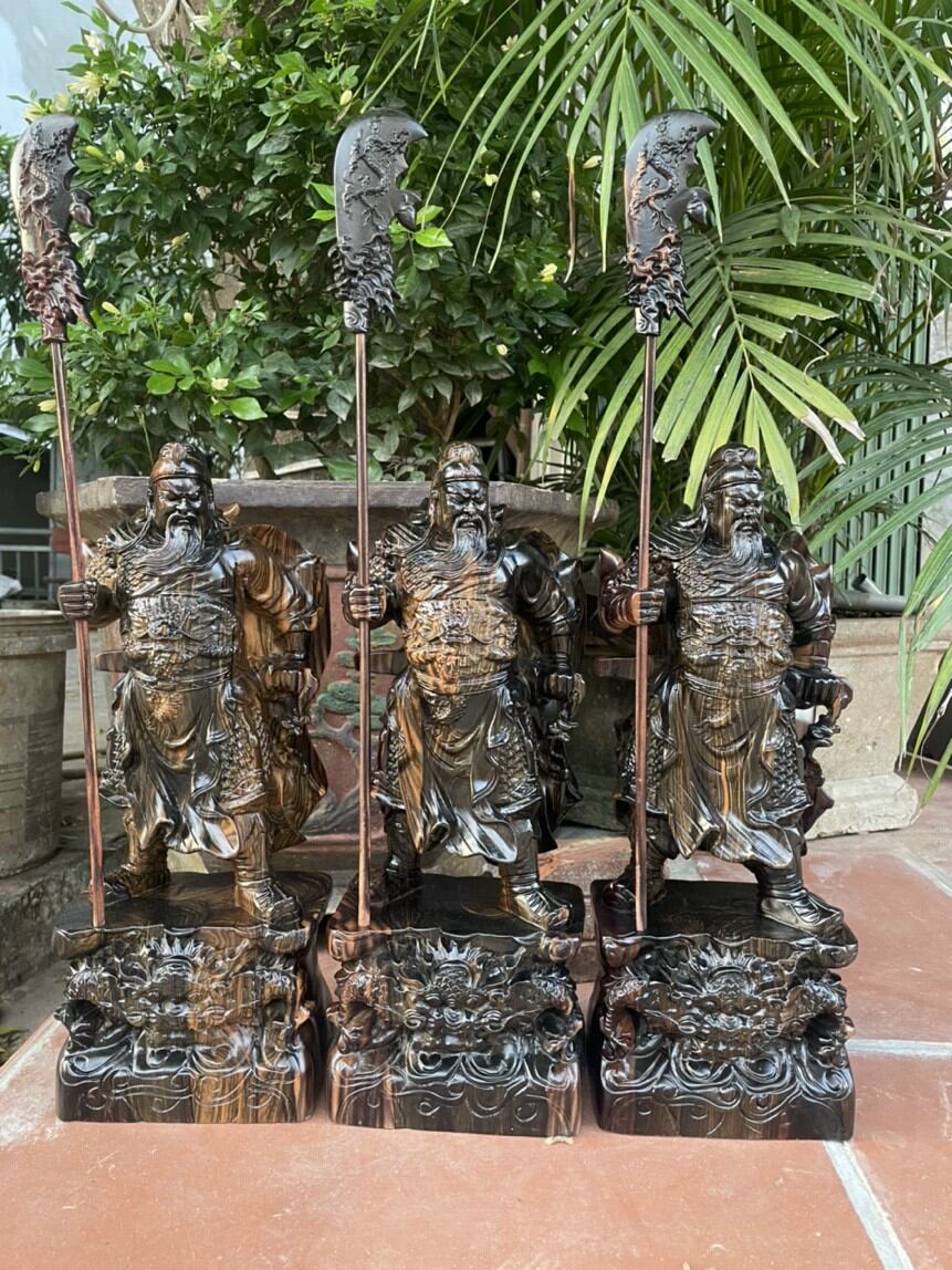 Tượng quan công gỗ mun kt cao 30, 40cm