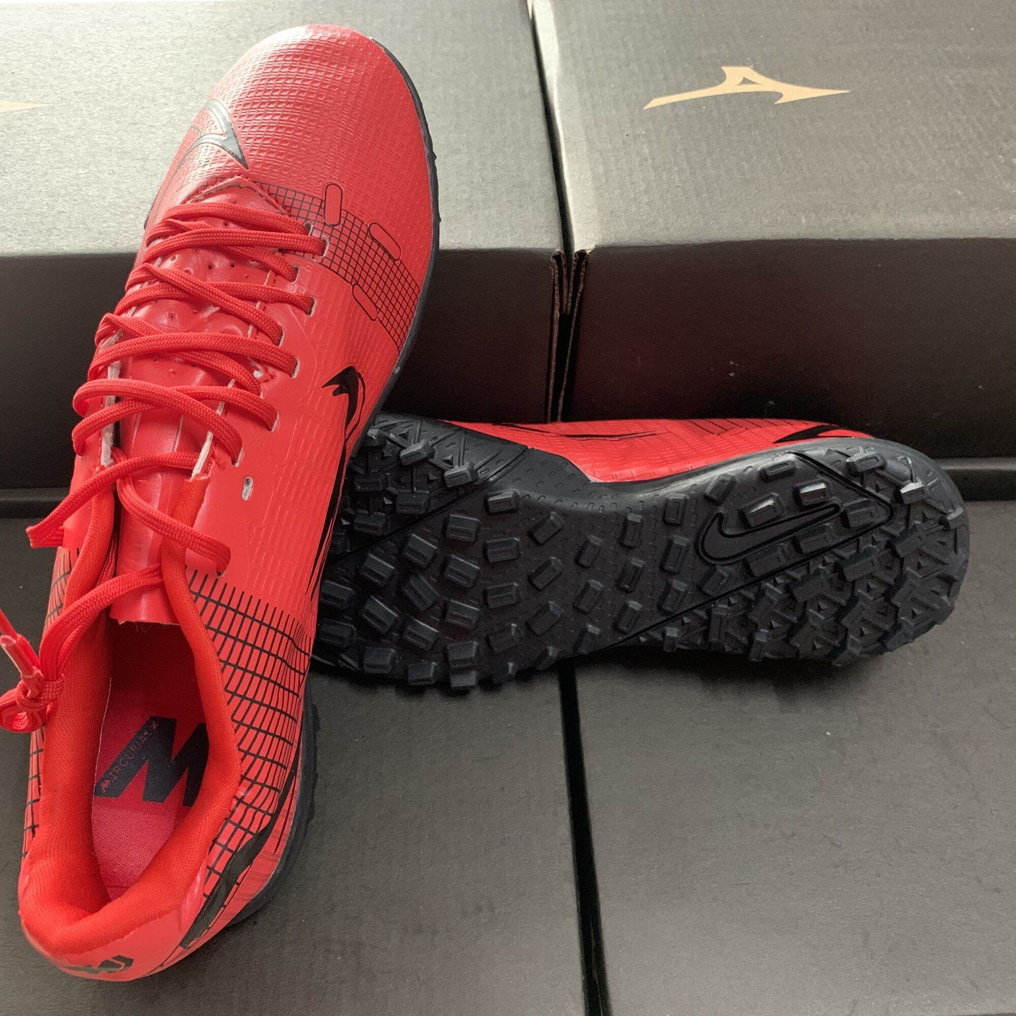 Giày đá bóng N-Mercurial đế TF Đen