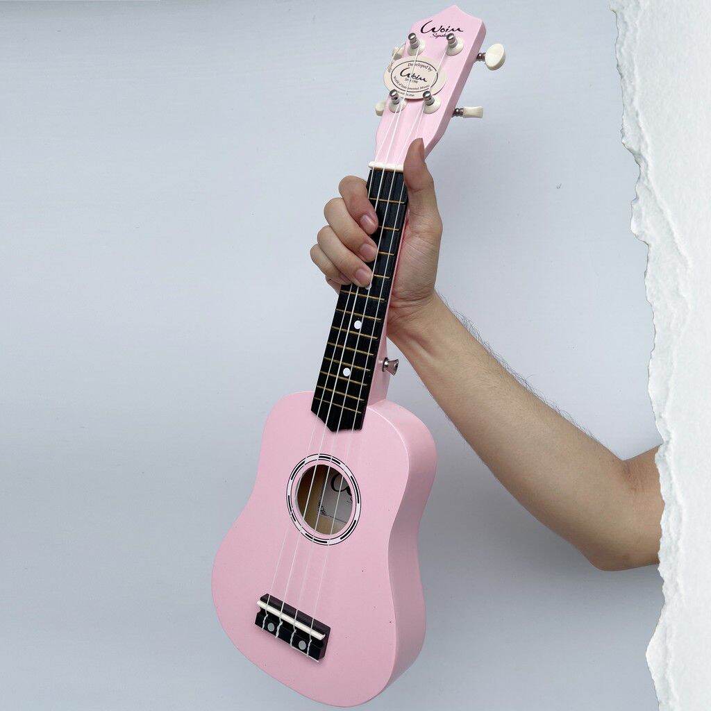 Đàn ukulele màu hồng nhạt