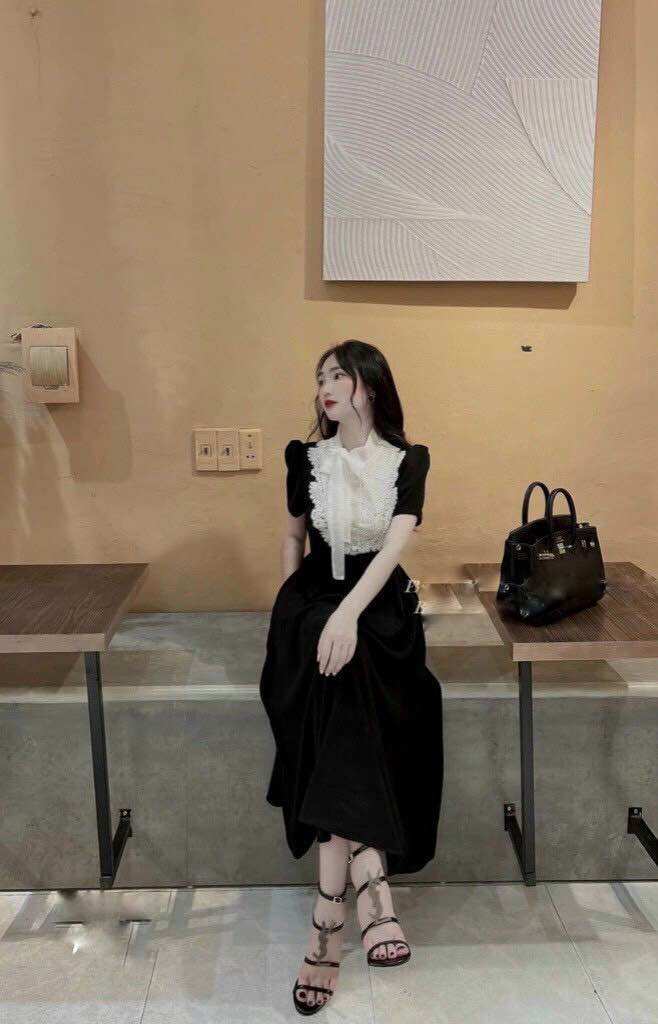 Đầm cổ phối ren
