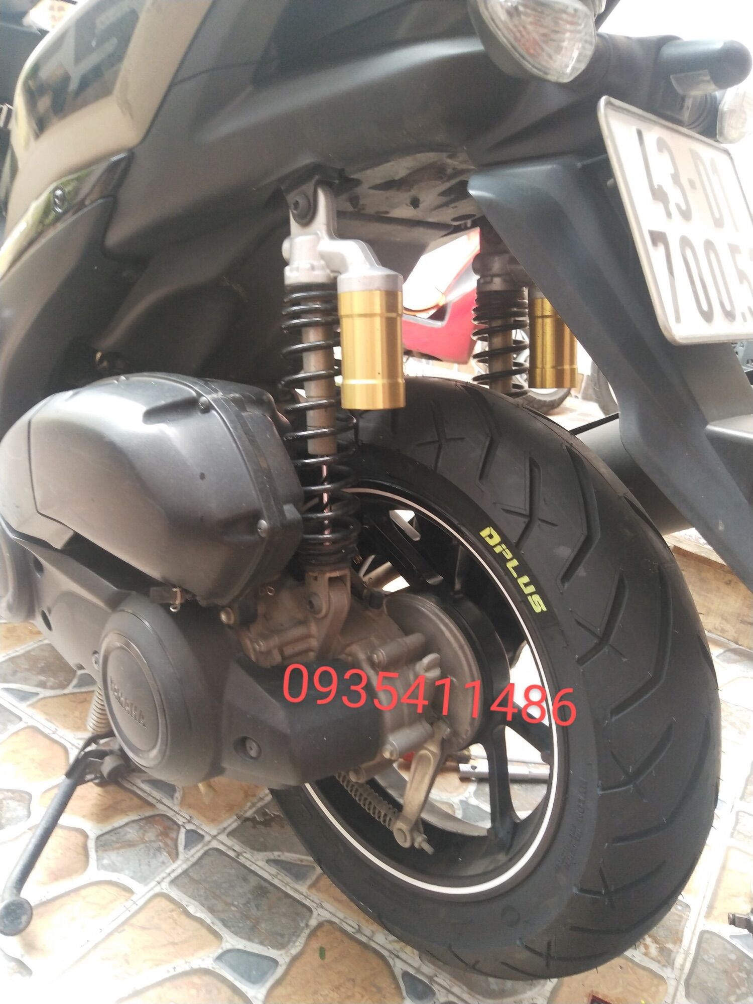 Vỏ (lốp) YAMAHA NVX DPlus không ruột