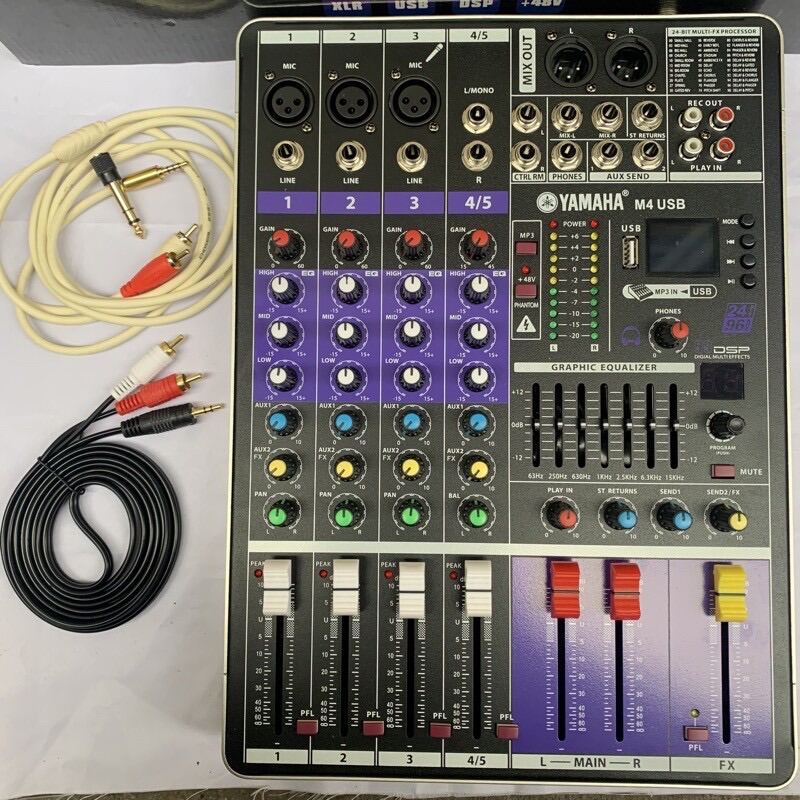 Bàn Trộn Mixer Karaoke Gia Đình M4 PLUS 2024 kèm 99 chế độ thu âm cực hay kèm dây AV và rắc cắm ra loa bảo hanh 12 tháng