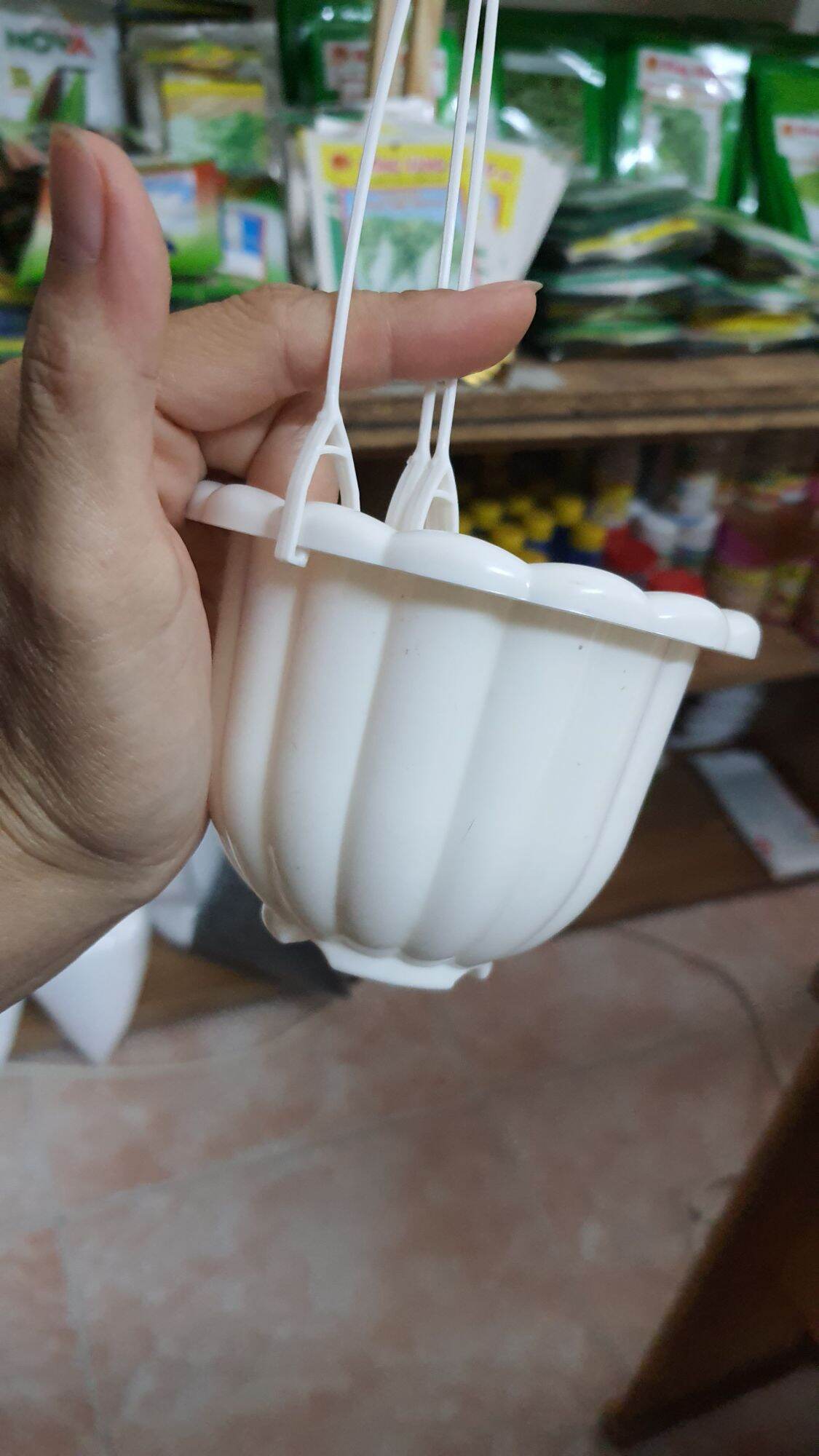 móc treo chậu nhựa