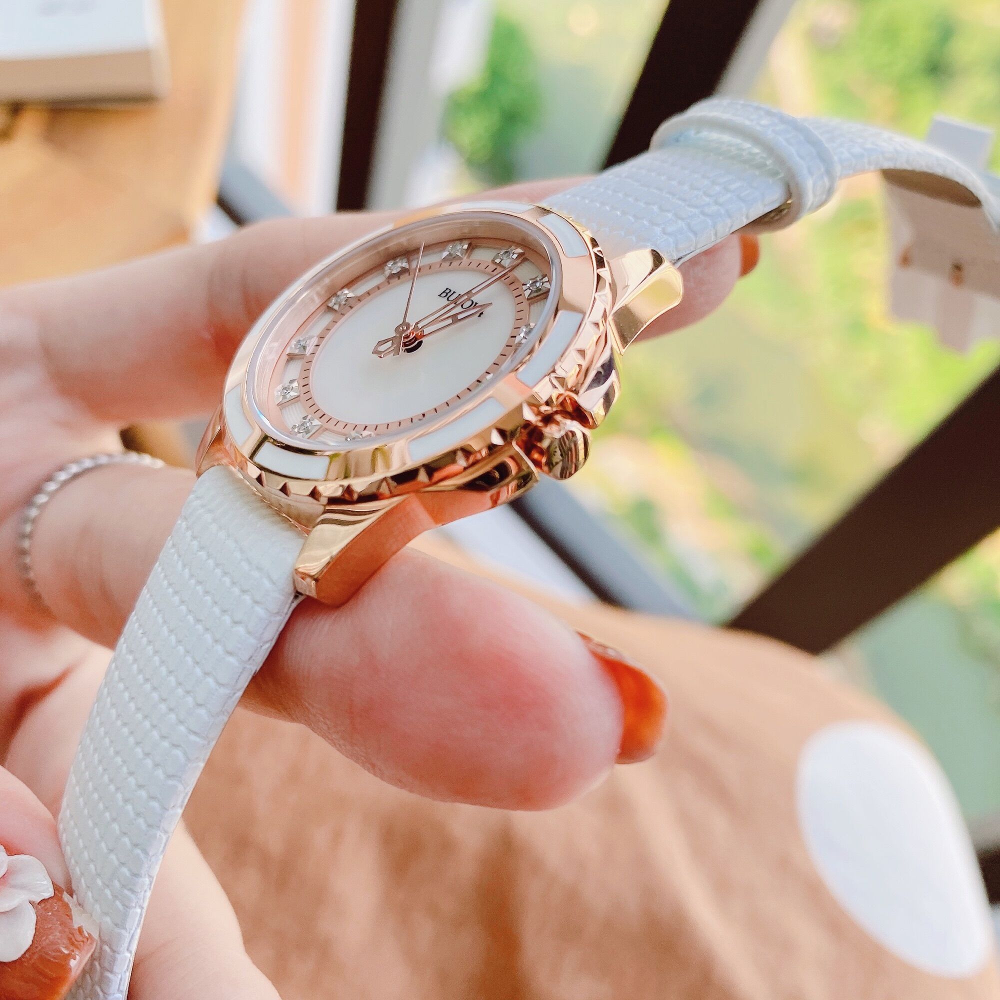 Đồng Hồ Nữ Bulova Diamond 98P119