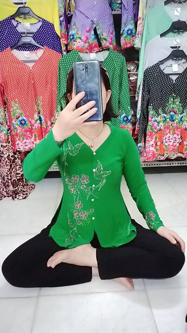 Bà Ba đính đá con công CÓ kèm quần