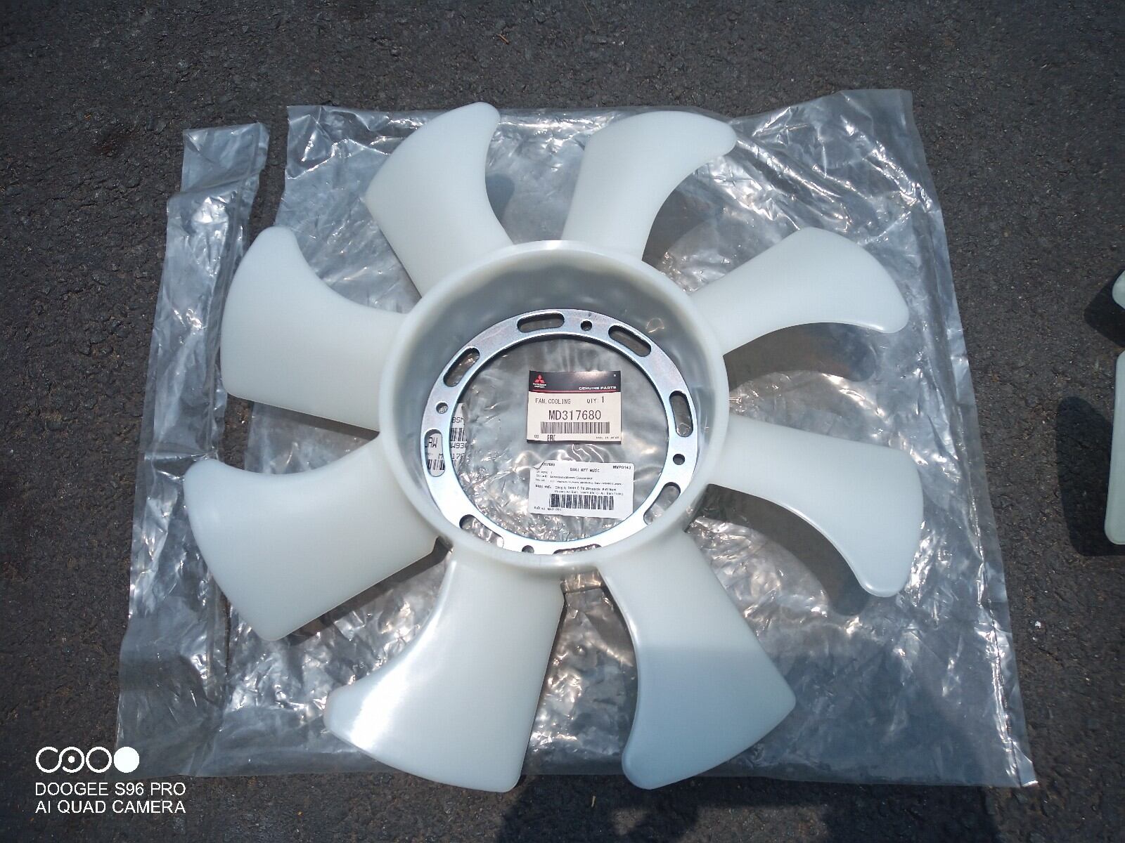 Cánh quạt (cooling fan) Pajero V31
MD317680
