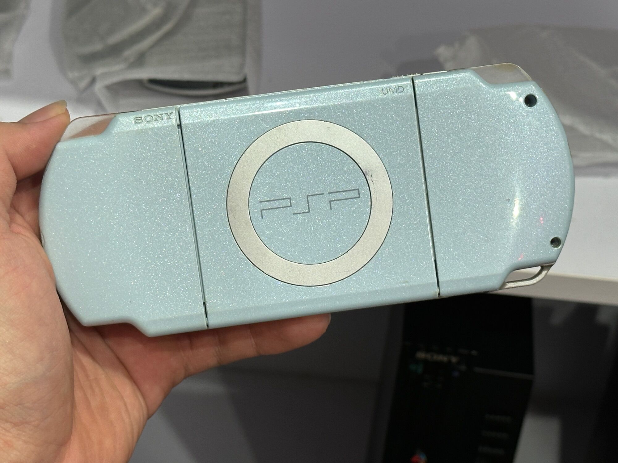 Máy chơi Game PSP 2000 xanh nhạt 95% Full Game