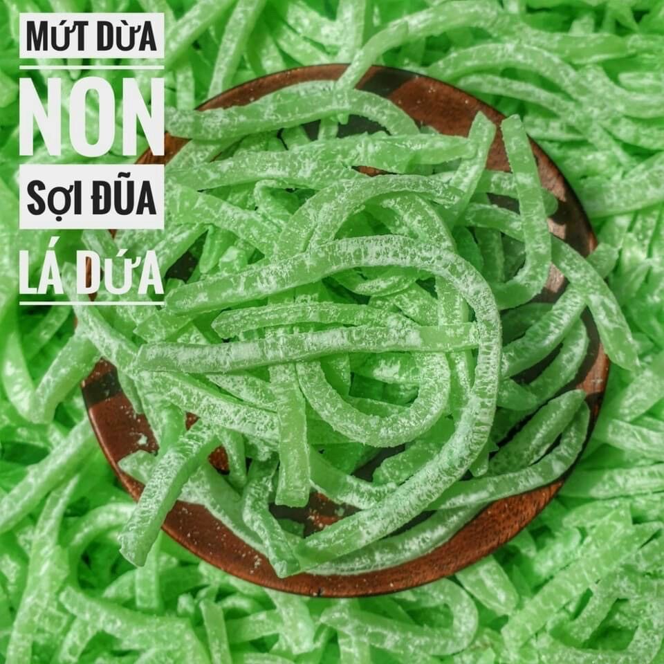 Mứt dừa non vị lá dứa loại 1 nhà làm - 1kg