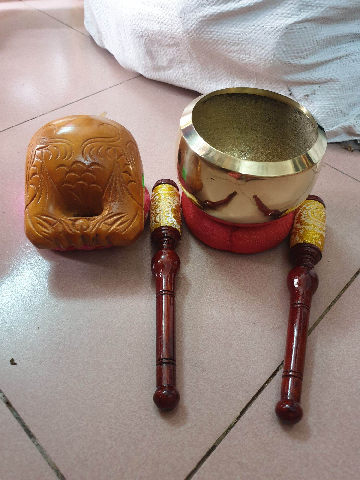 Bộ mõ mít VN (đk 10cm) và chuông đồng VN (đk 11cm)