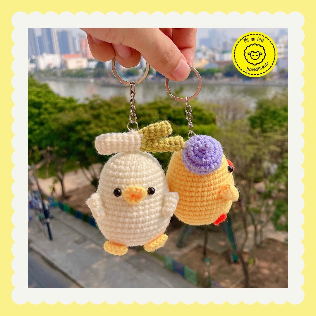 [mimi_len29] Móc khoá bé vịt đội hành, Móc khoá bé gà con đội mũ