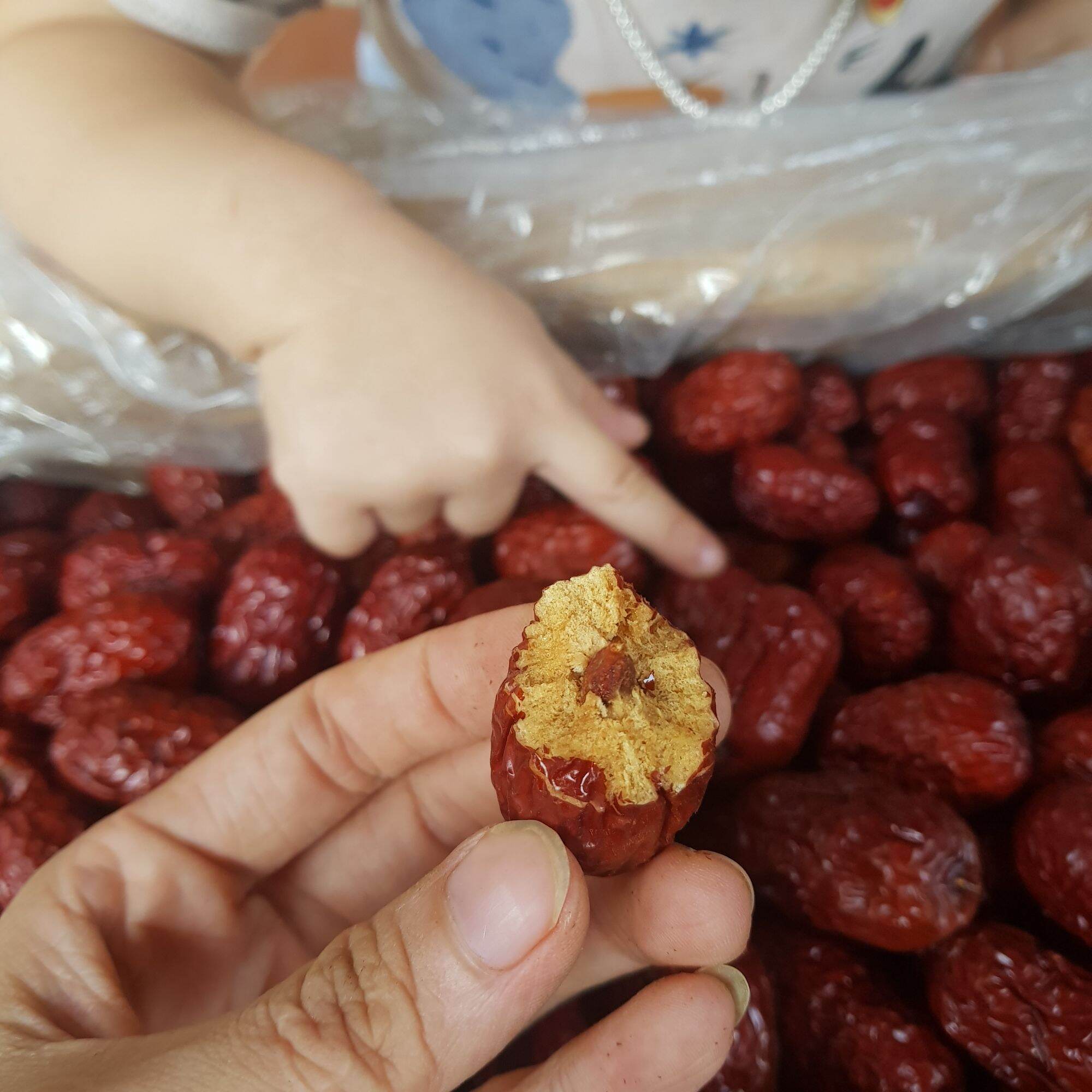 0,5kg táo đỏ , quả chắc,  nhiều thịt,  ngọt