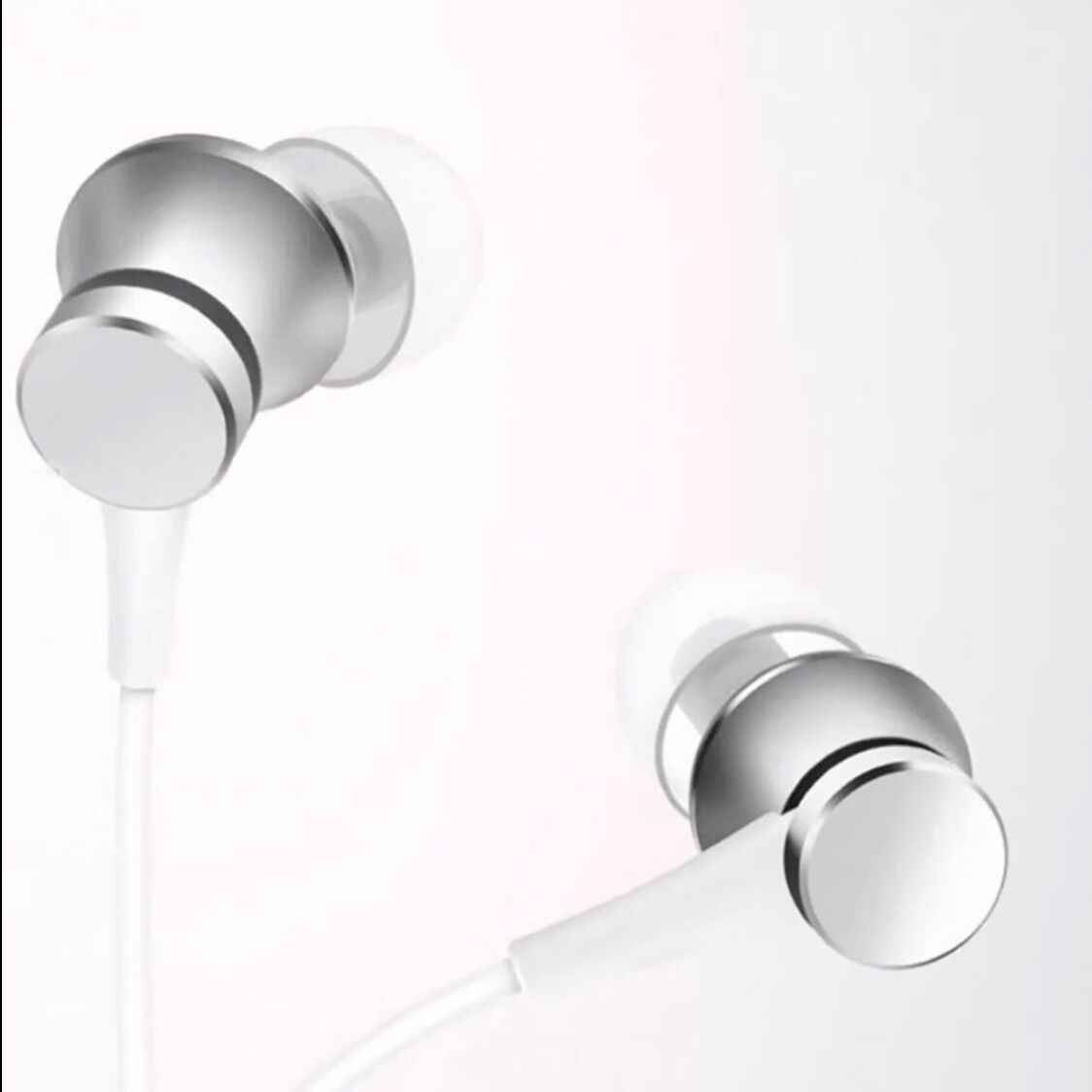 Tai nghe xiaomi màu trắng 3.5mm có mic vỏ nhôm