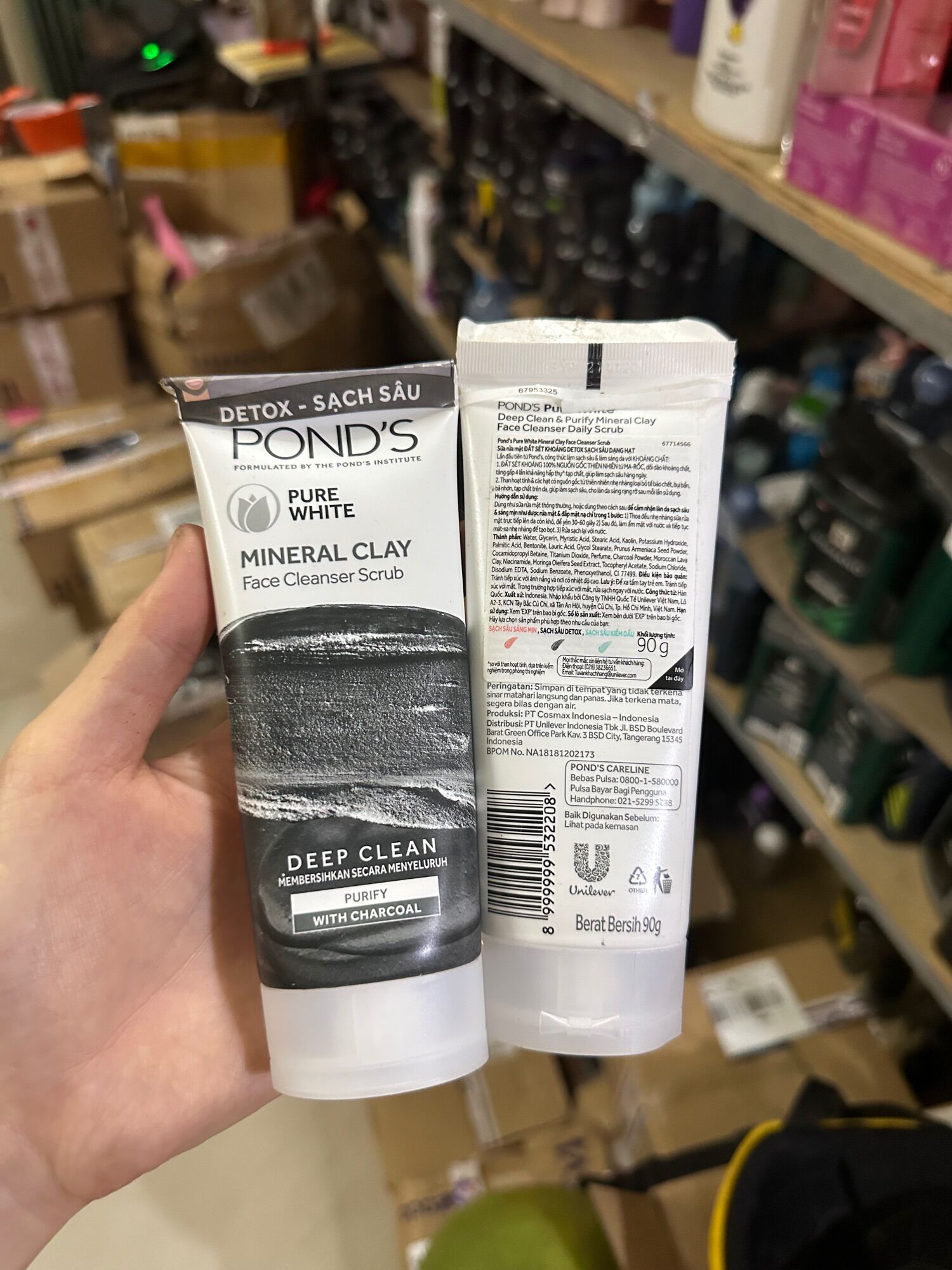 Sữa Rửa Mặt Pond's Đất Sét Khoáng Detox Dạng Hạt (90g)