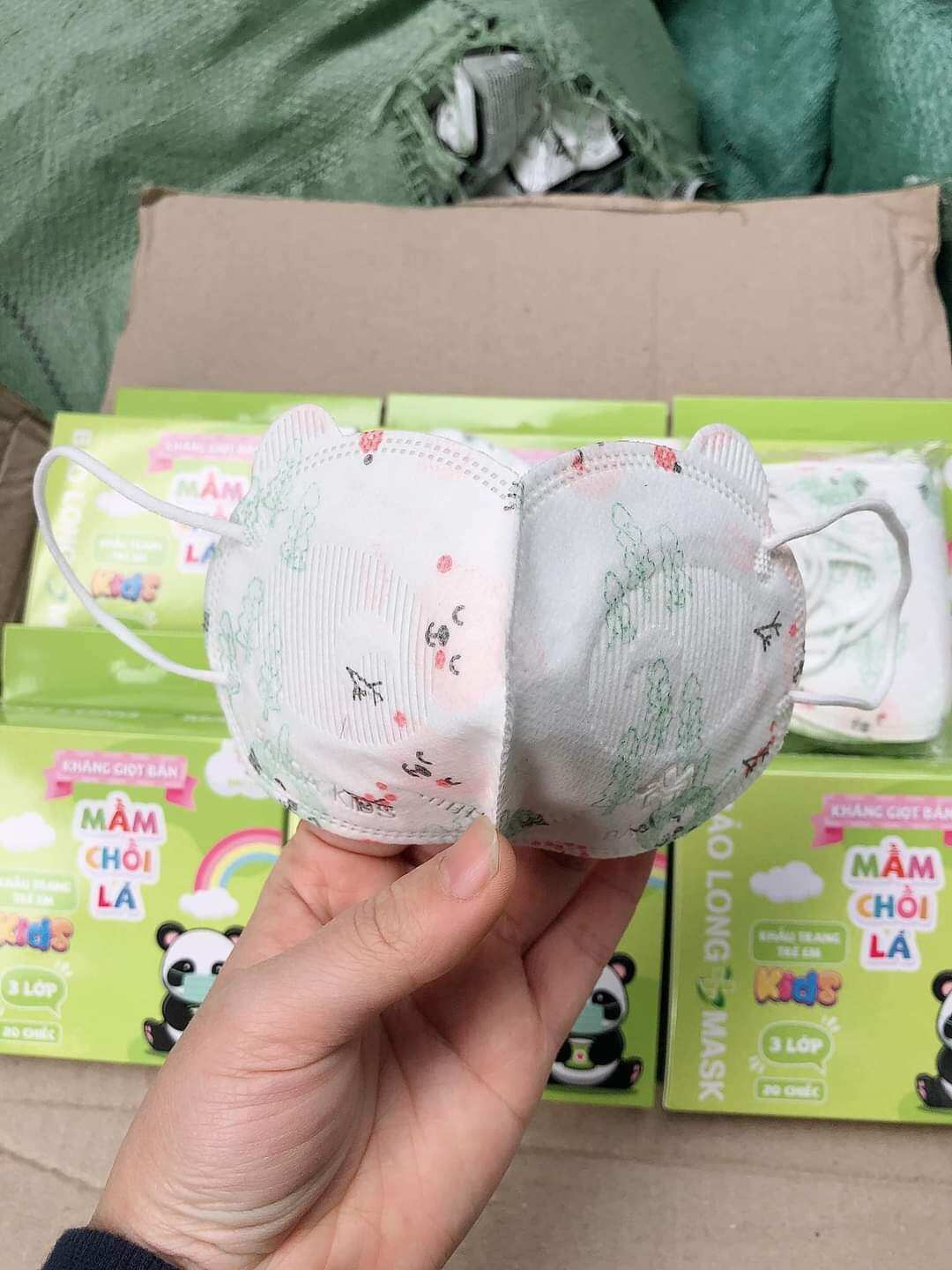 Set 40 cái khẩu trang mầm chồi lá