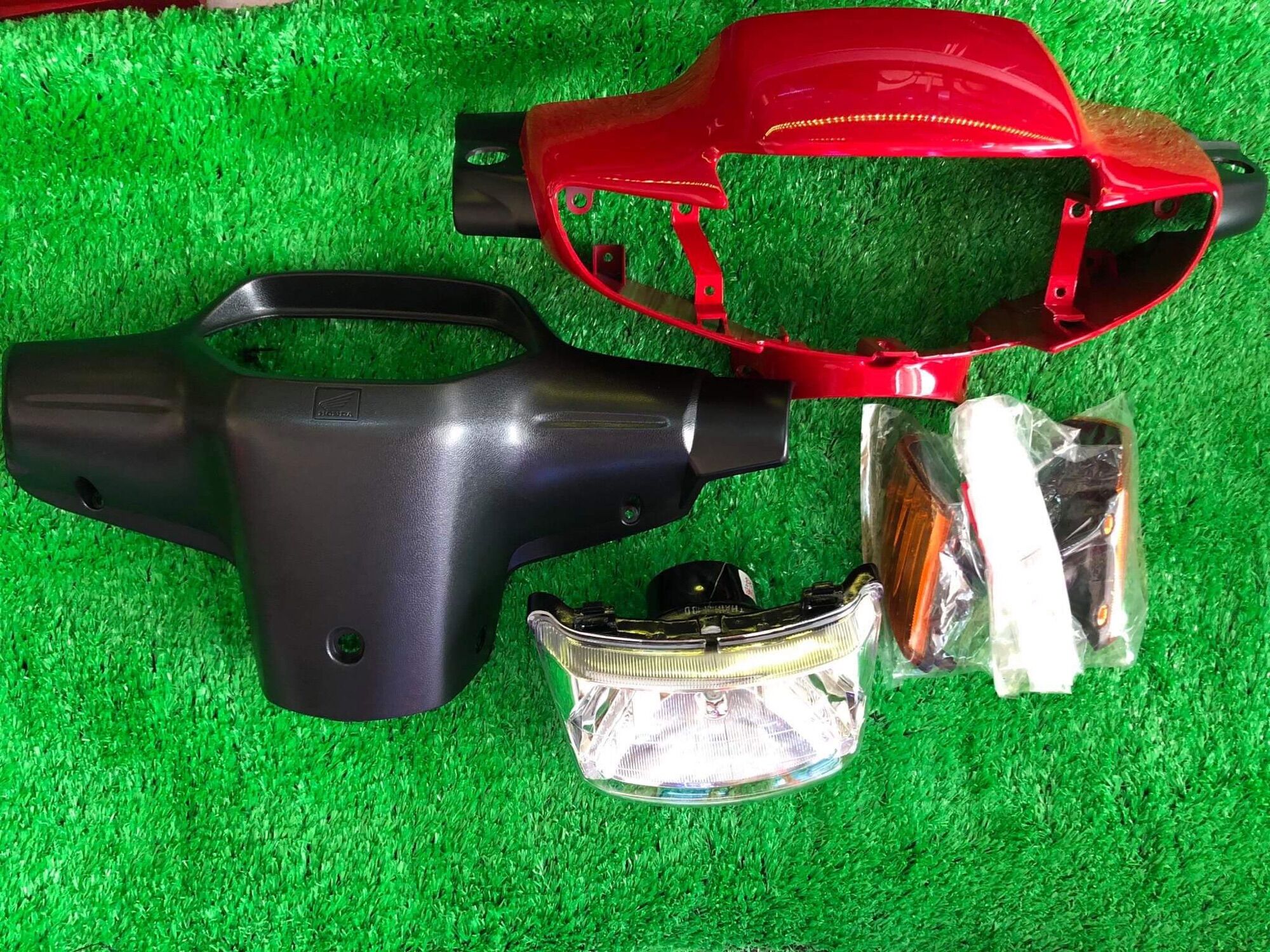 Pha + ốp đầu bợ cổ xi nhan wave thái 110 chính hãng honda
