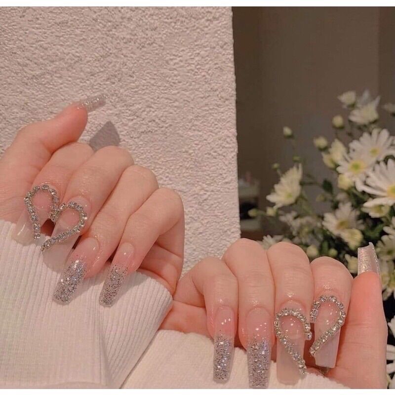 Dây đá nail, dây xích đá nail hot trend 2022