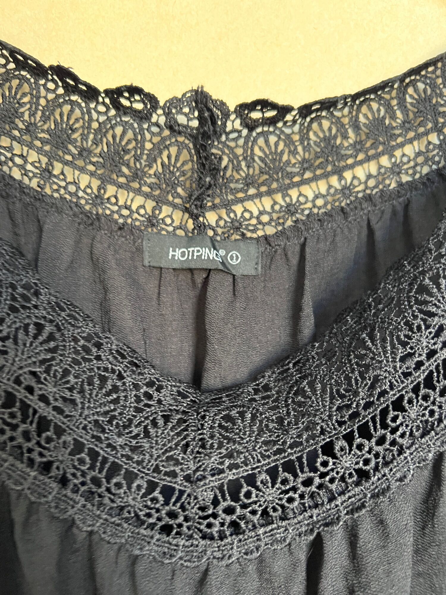 Áo trễ vai phối ren, freesise