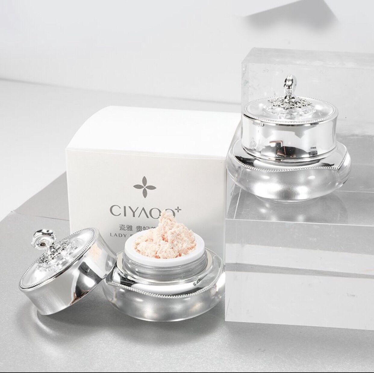 Kem dưỡng trắng da Nhân Sâm CIYAOO 10g