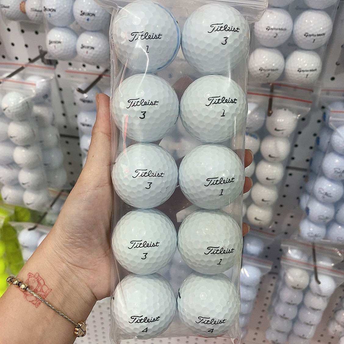Bóng Golf Titleist màu trắng độ mới 95-99%