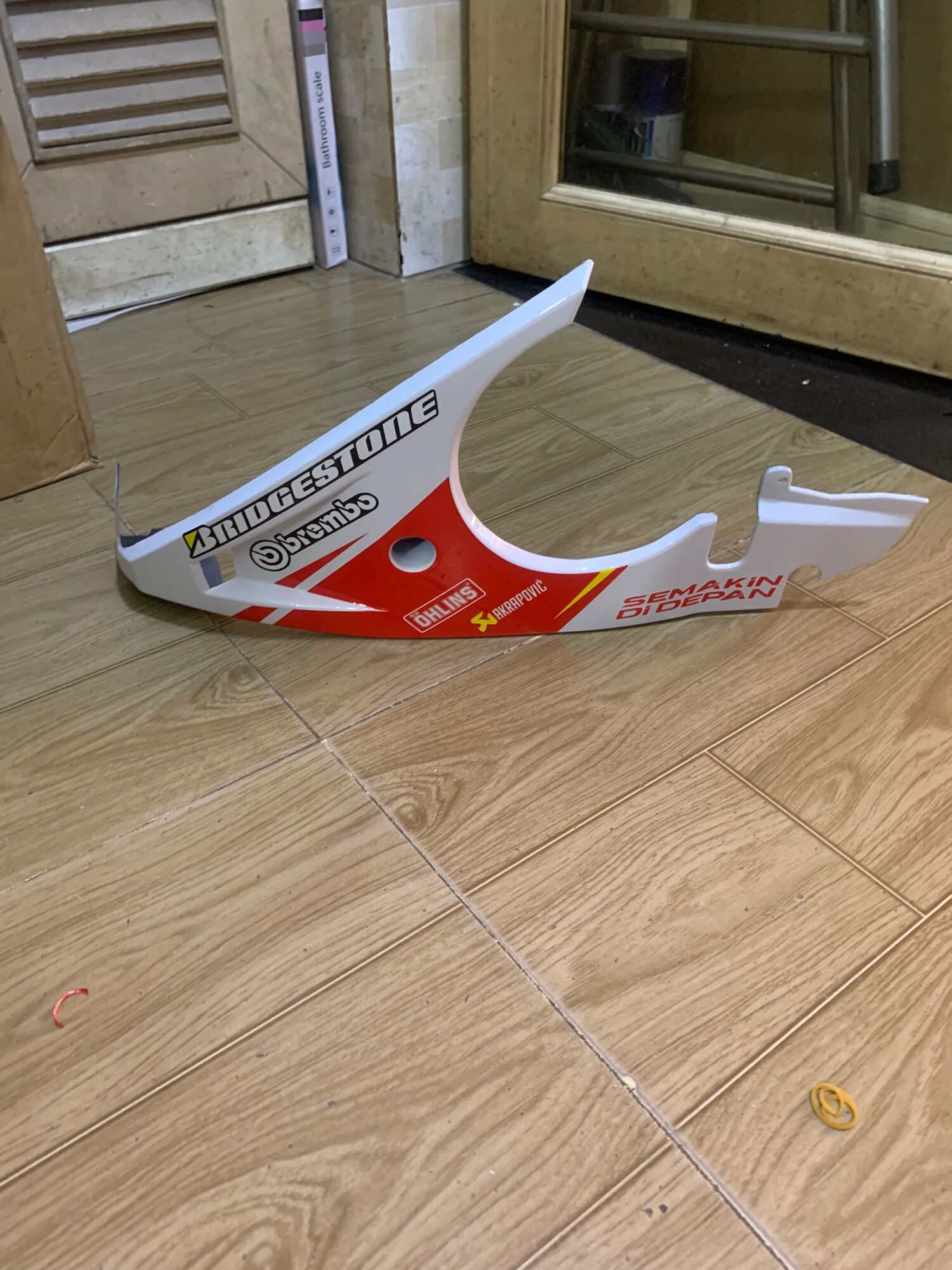 mỏ cày gắn xe exciter 150 màu trắng tem đỏ