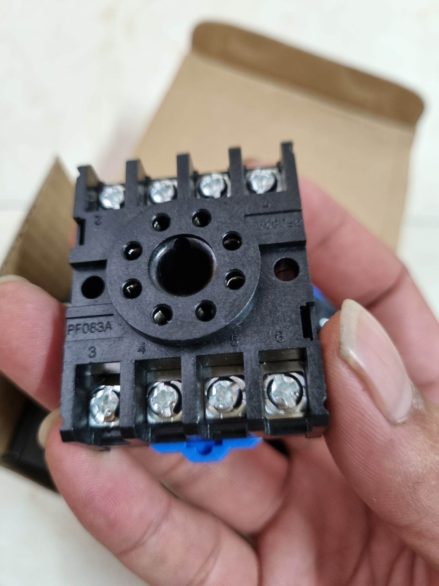 Đế relay 8 chân đa năng ,sử dụng cho các loại rơle trung gian,rơle thời gian DH48,CKC timer,rơle mực nước Fs3a...