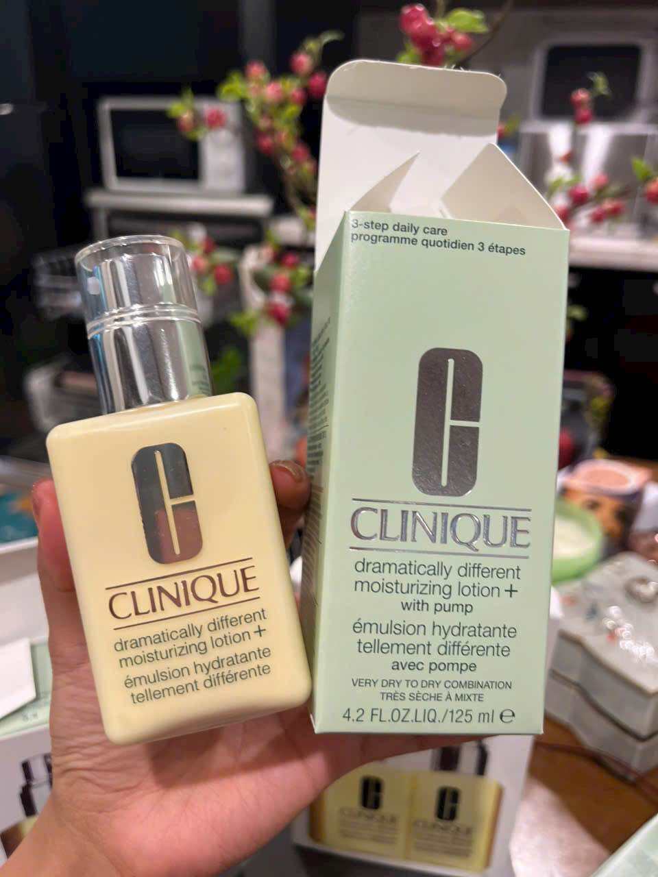 Kem dưỡng ẩm Clinique Dramatically Different Moisturizing Gel/Lotion+ 125ml