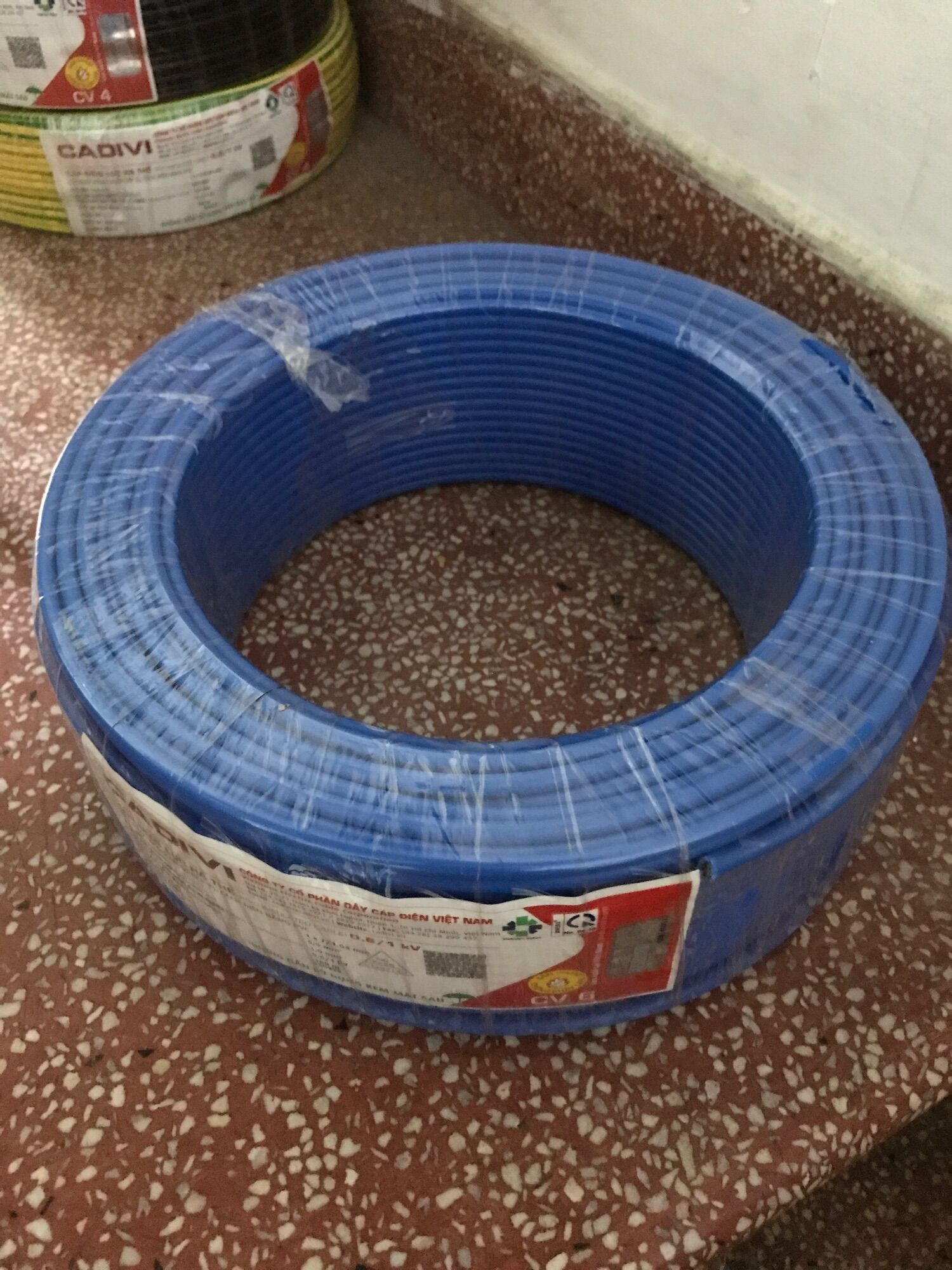 Dây điện Cadivi 6.0 đơn 7 sợi (cuộn 100 mét)