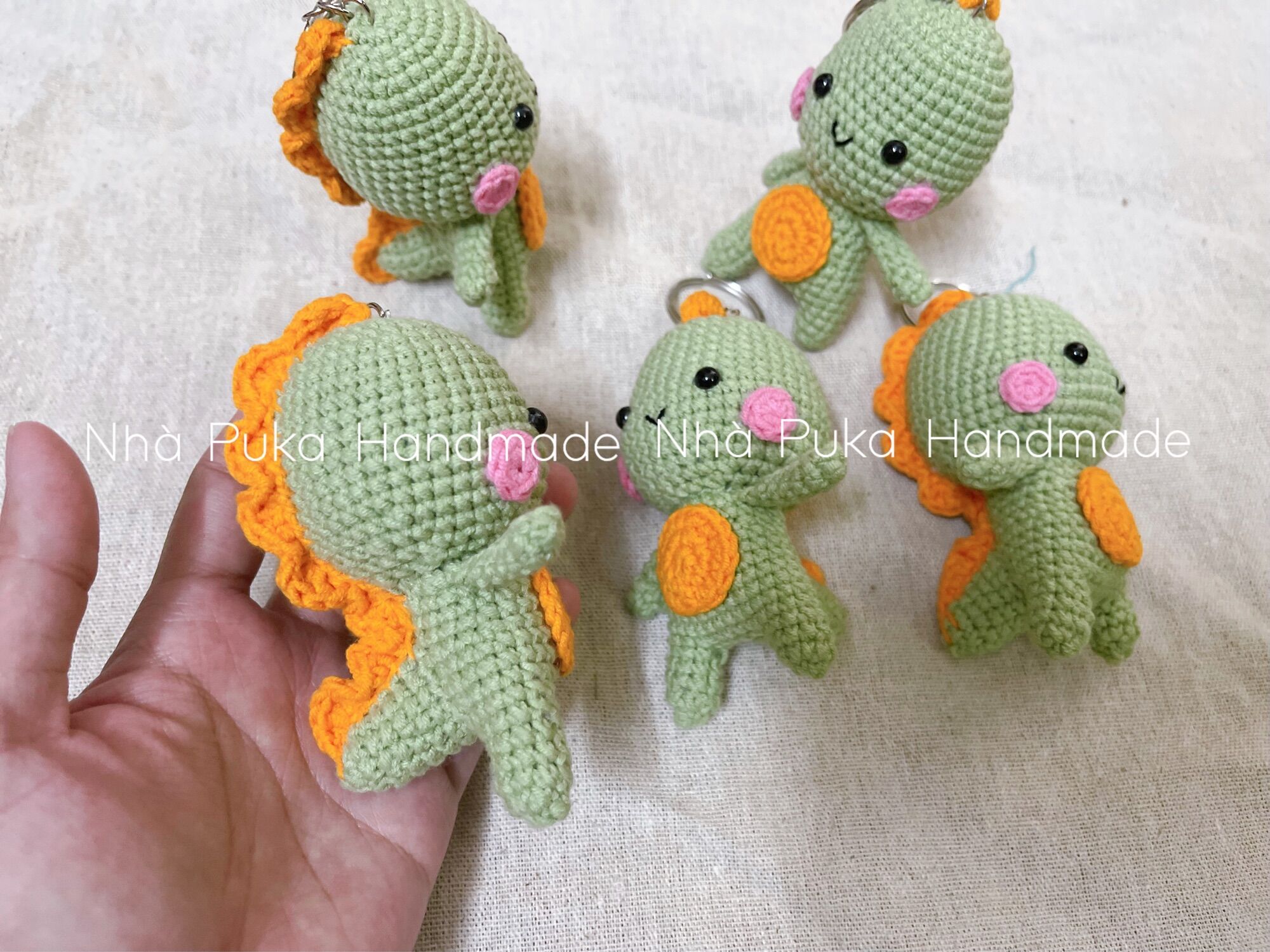 Móc khoá len khủng long nhiều màu có sẵn
