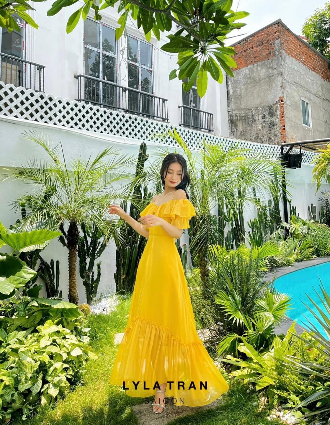 Đầm maxi vàng du lịch hở vai bèo tay ôm eo (STEFFY)