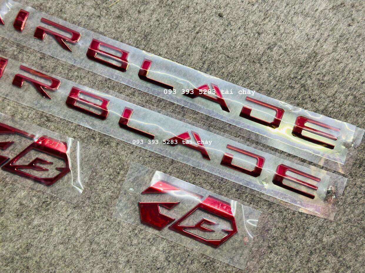 [ 1 COMBO ] ( CÓ BÁN LẺ ) TEM NỔI AIR BLADE ĐỎ + LOGO AB ĐỎ DÁN ỐP SƯỜN / CÁNH BỬNG