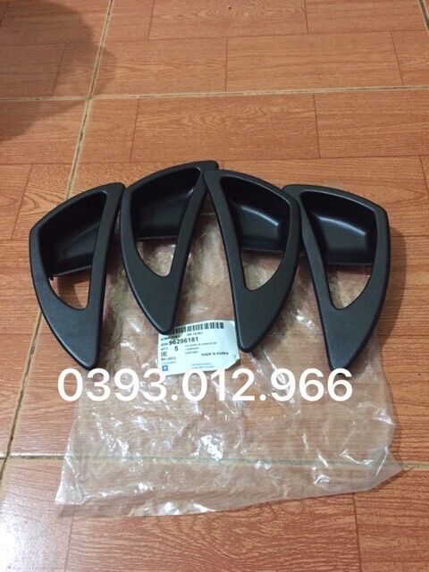 ỐP TAY MỞ CỬA TRONG DAEWOO NUBIRA