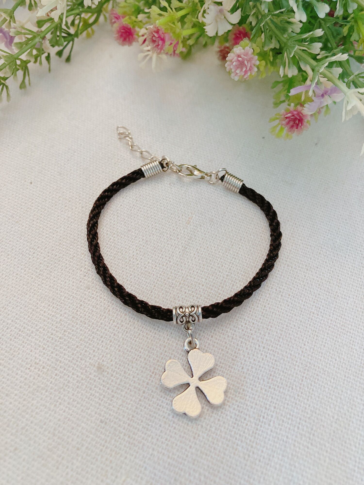 Vòng tay handmade cỏ 4 lá to