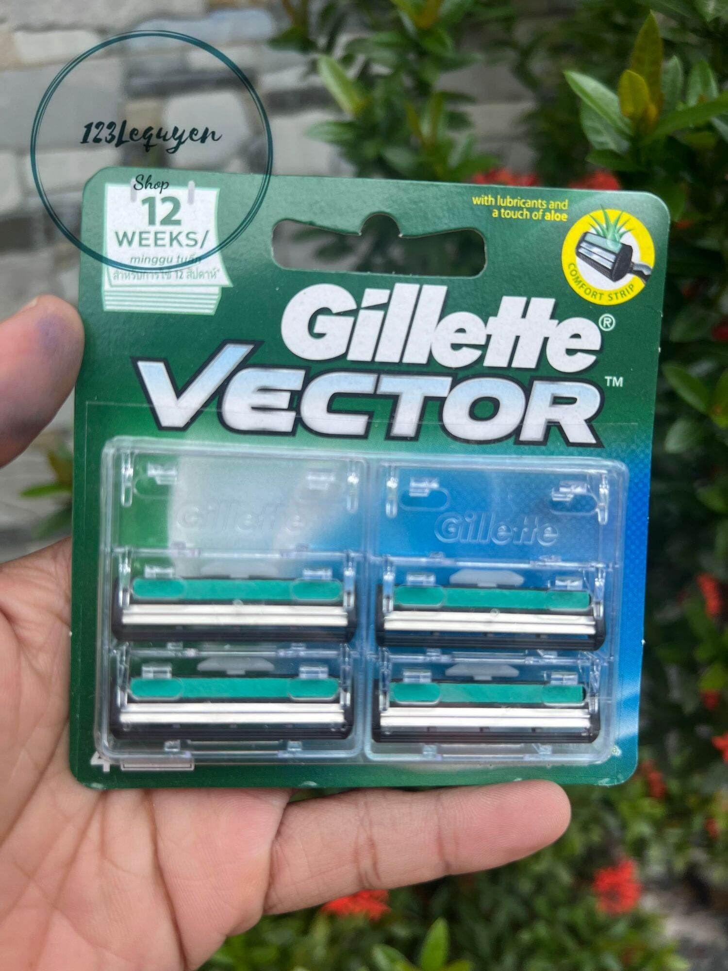 Lưỡi dao cạo gillette vector 4 lưỡi.