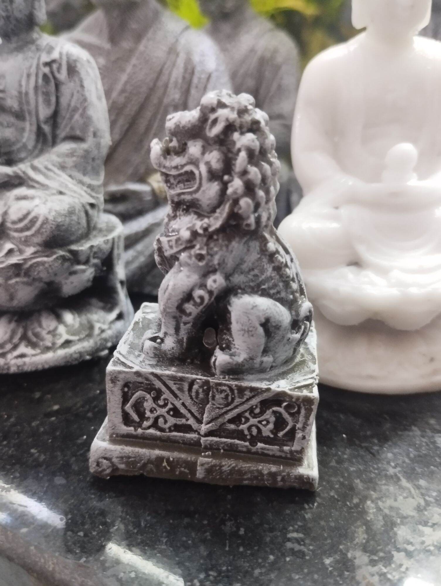 Tượng sư tử giả đá