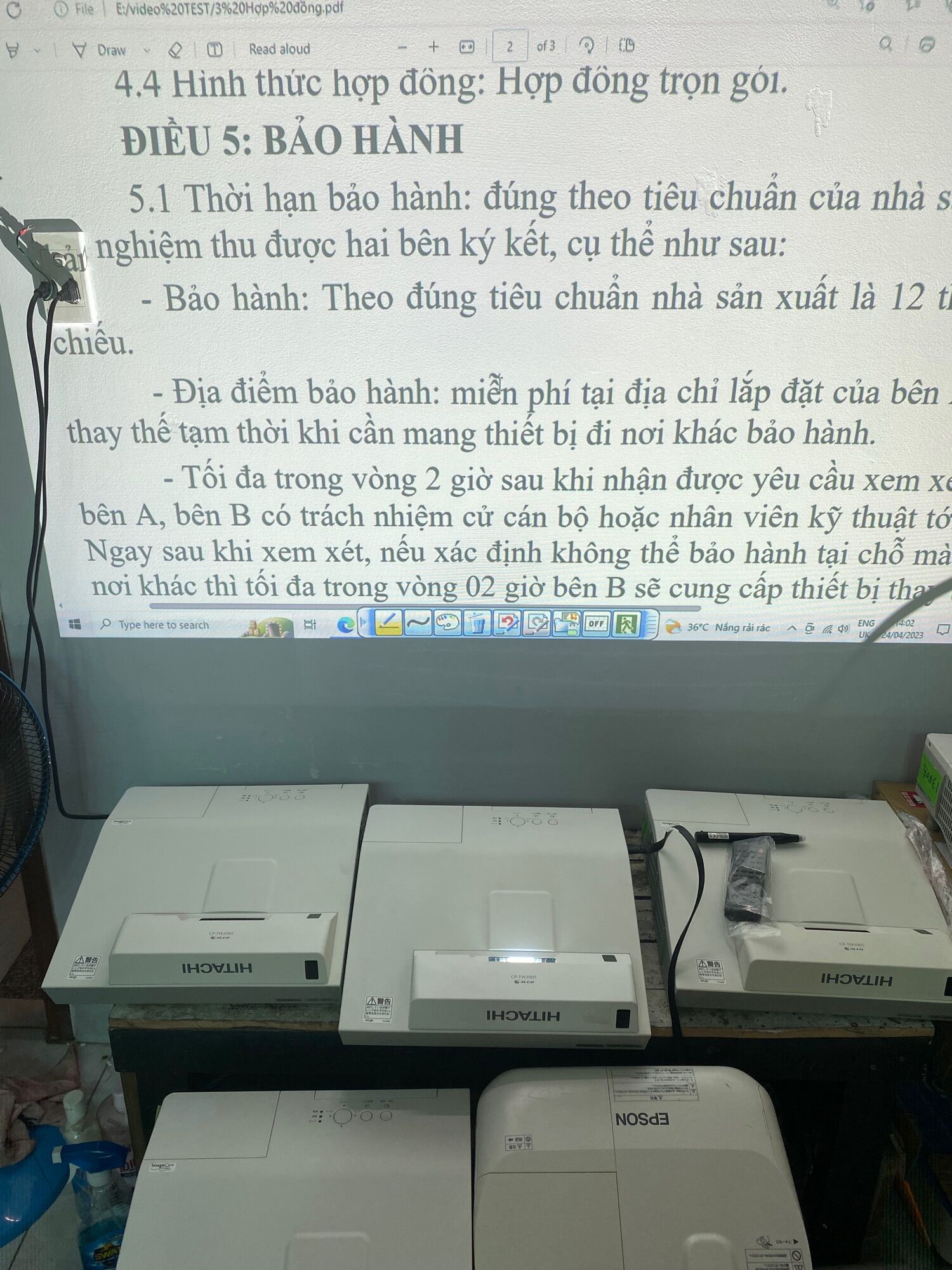 Máy chiếu siêu gần Hitachi CP-Tw3005 Nhật