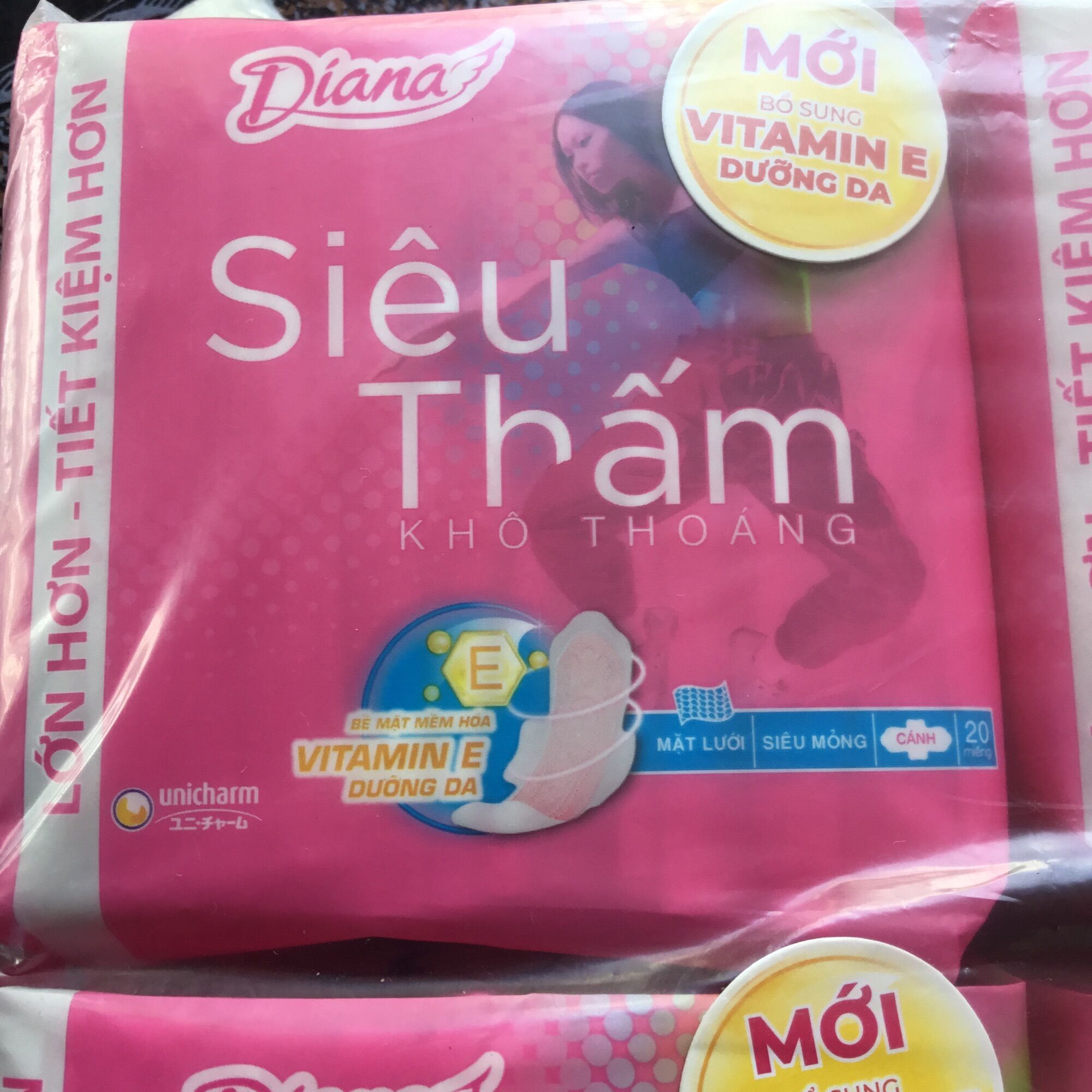 Combo 4 Gói Băng vệ sinh Diana siêu thấm siêu mỏng cánh 20 Miếng 23cm - Date luôn mới