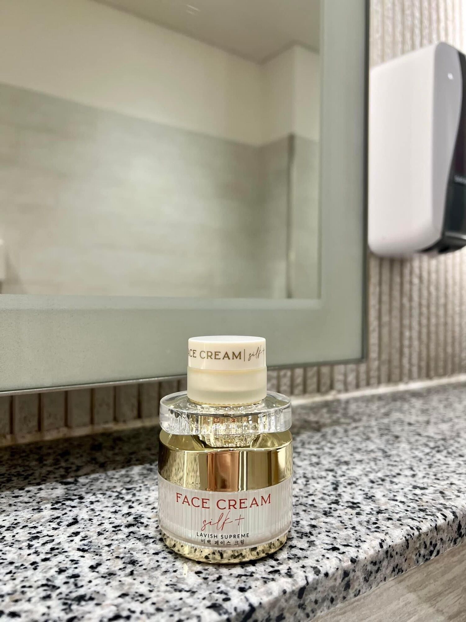 FACE SILK KEM DƯỠNG TRẮNG DA