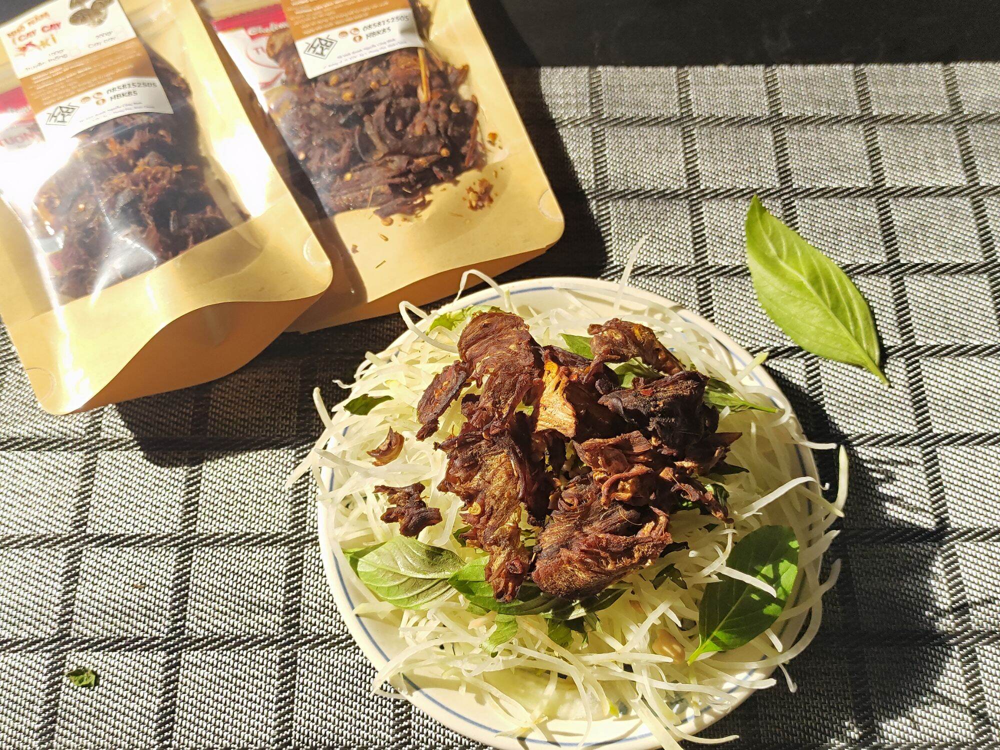 Khô nấm lá chanh cay cay