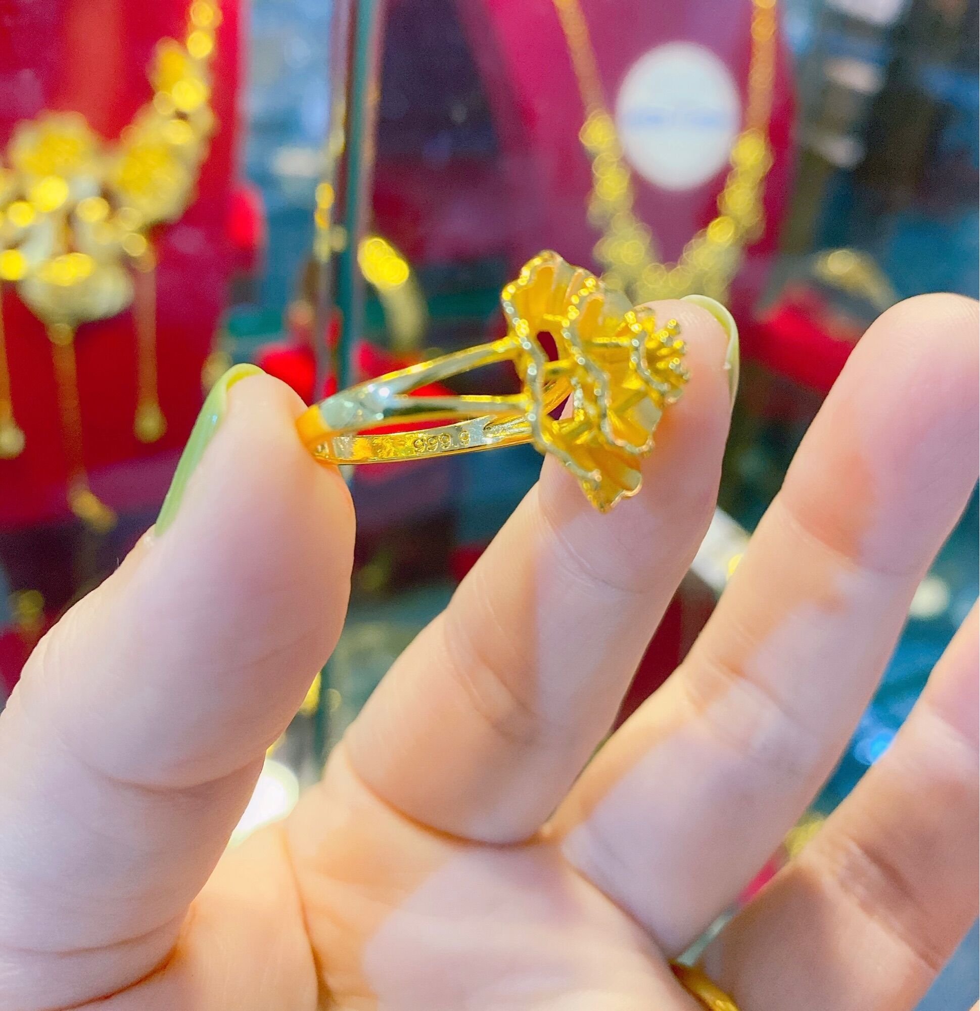Nhẫn cưới kiểu hoa mạ vàng 24k mẫu mới