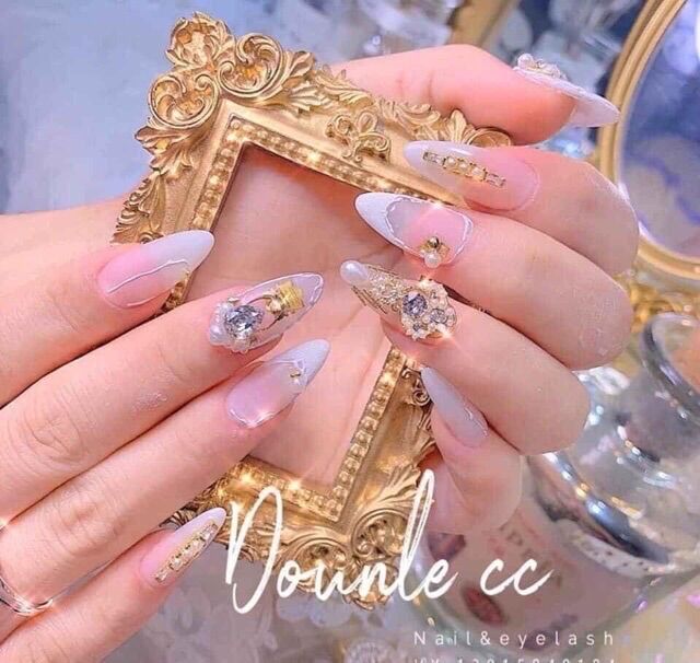 [GIÁ HUỶ DIỆT] khung vàng chụp ảnh móng tay