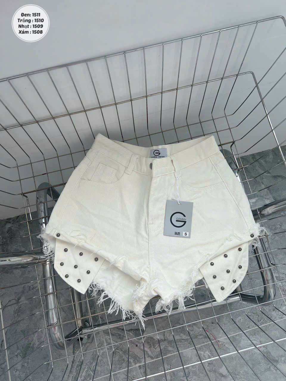 Quần short jean rách lưng cao lộ túi cá tính