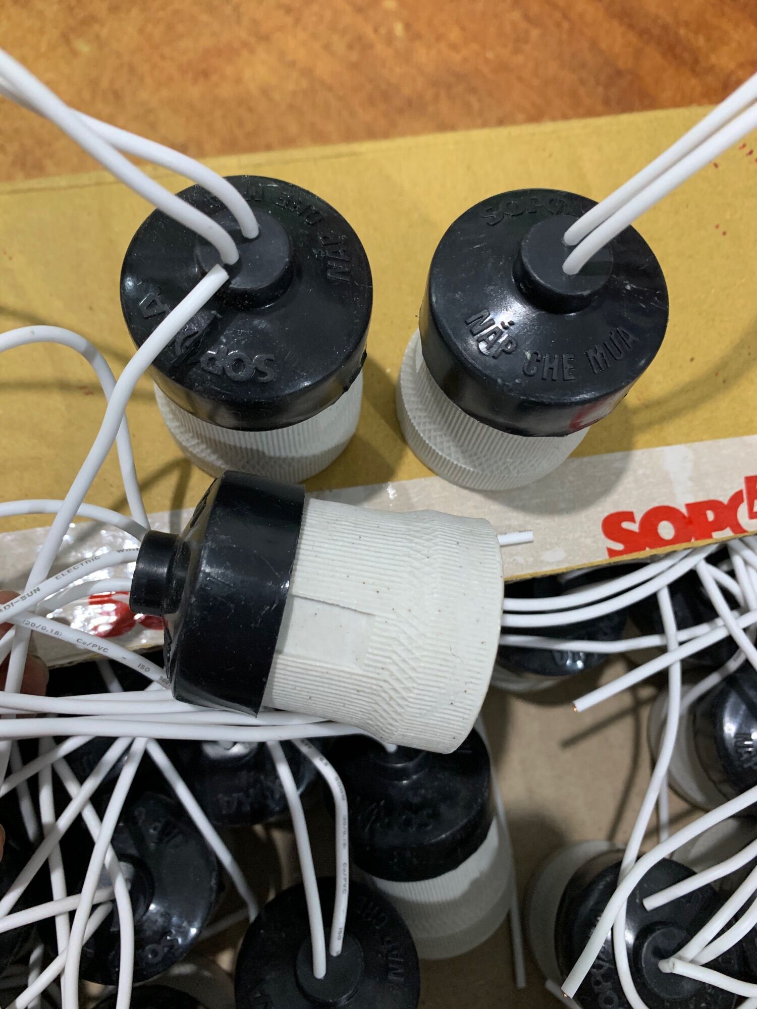 Đui đèn sứ chịu tải 200w Sopoka