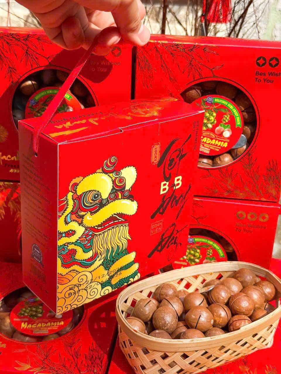 Hộp Macca Đỏ Tết 2026 Siêu Sang (400 Gram) 🎠